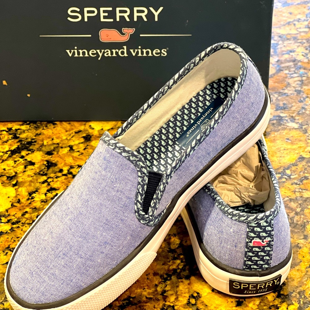 Brand new girls size one vineyard vines Sperrys